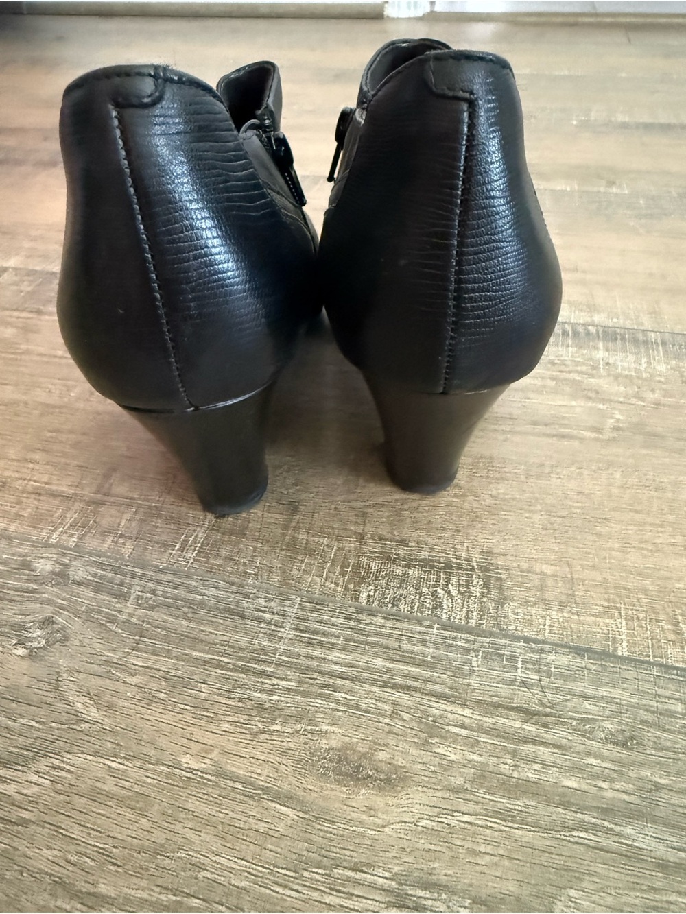 Clarks Black Leather Ankle Booties with Block Heel - Picture 4 of 5